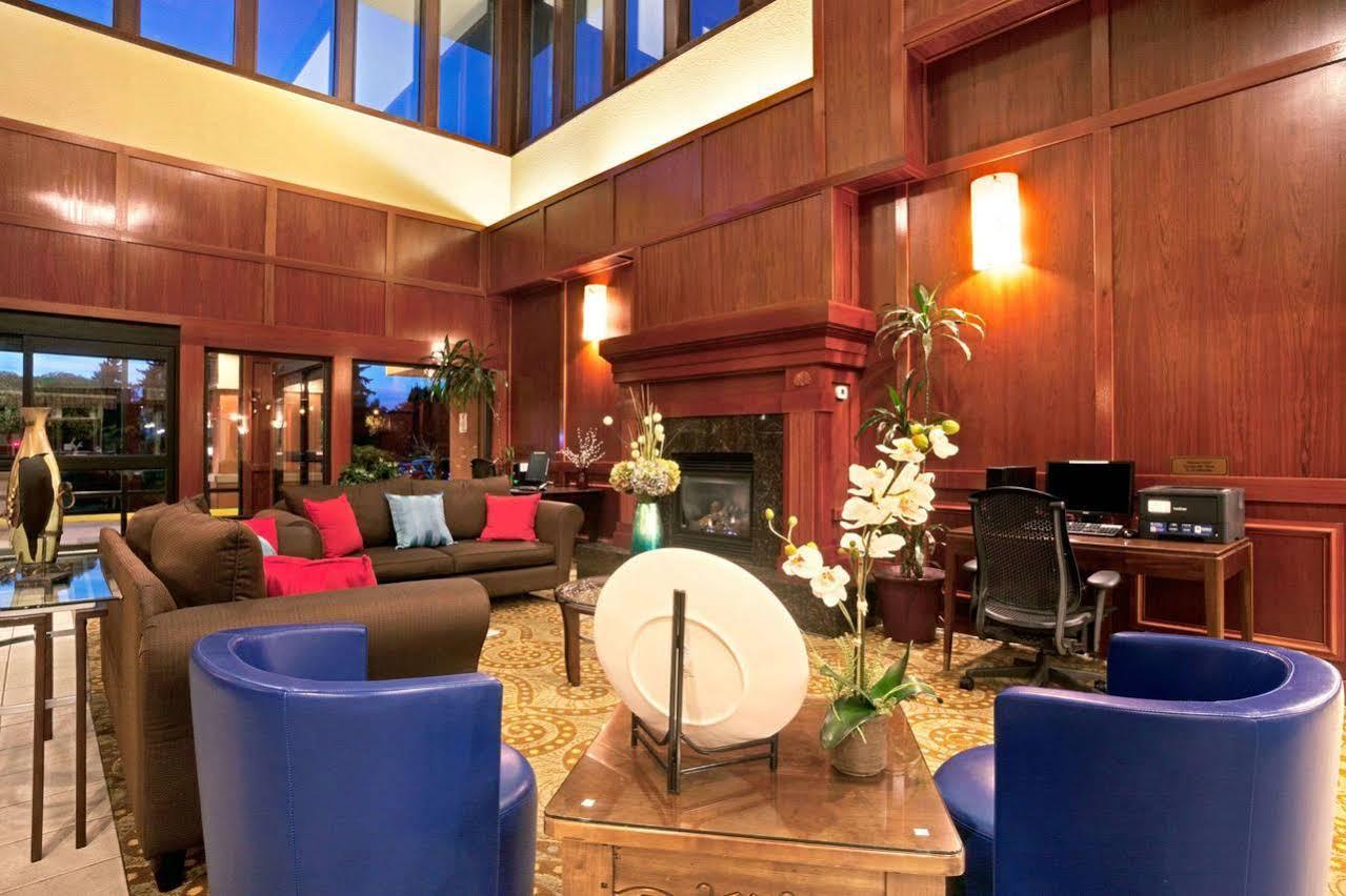 מלון Ramada By Wyndham Tukwila Southcenter מראה חיצוני תמונה
